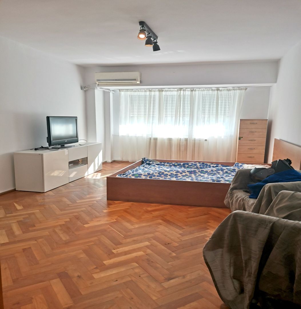 Apartament de  2 camere, 70 mp,  - Unirii-  Investitie de top - Poză 1