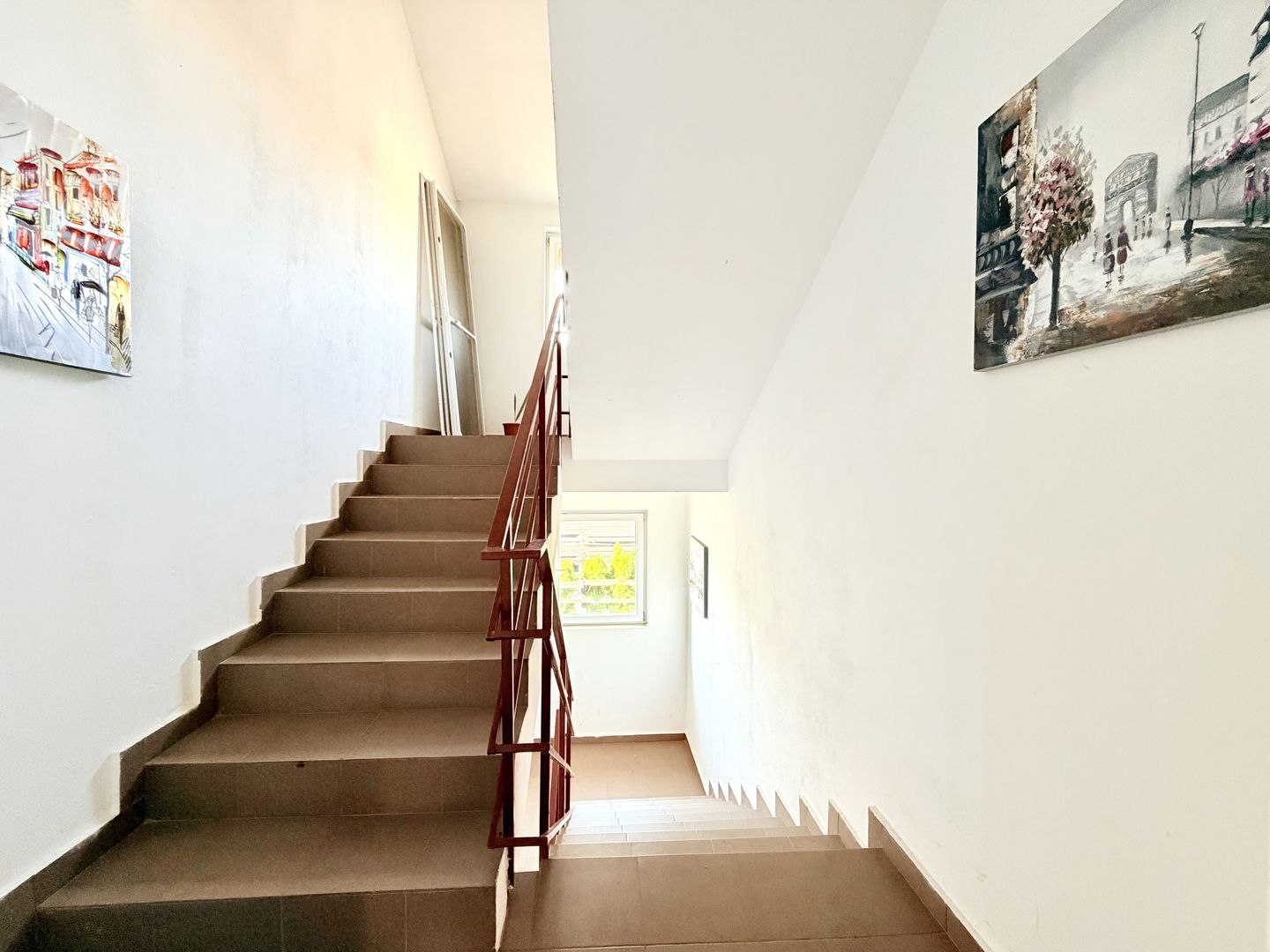 Apartament elegant -curte proprie - garaj - Poză 30