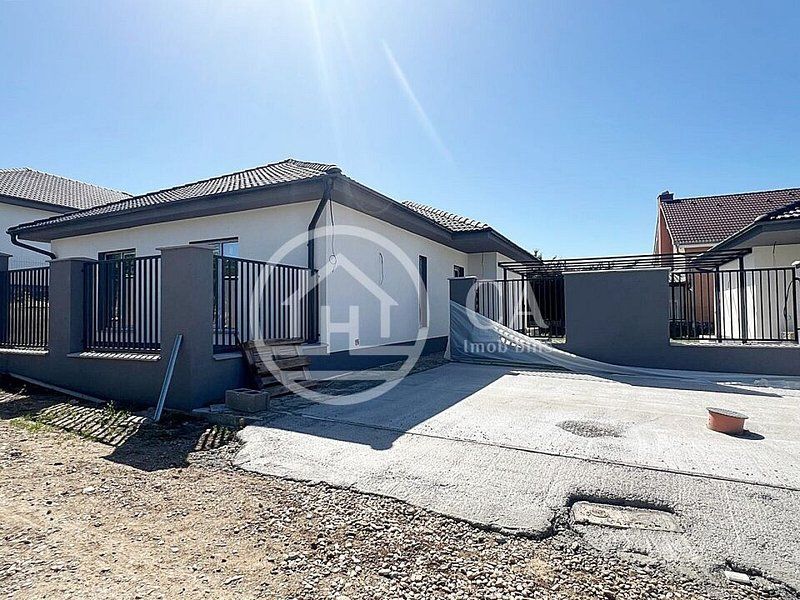 Casa de vanzare cu 3 camere in zona Dealuri, Oradea - Poză 2