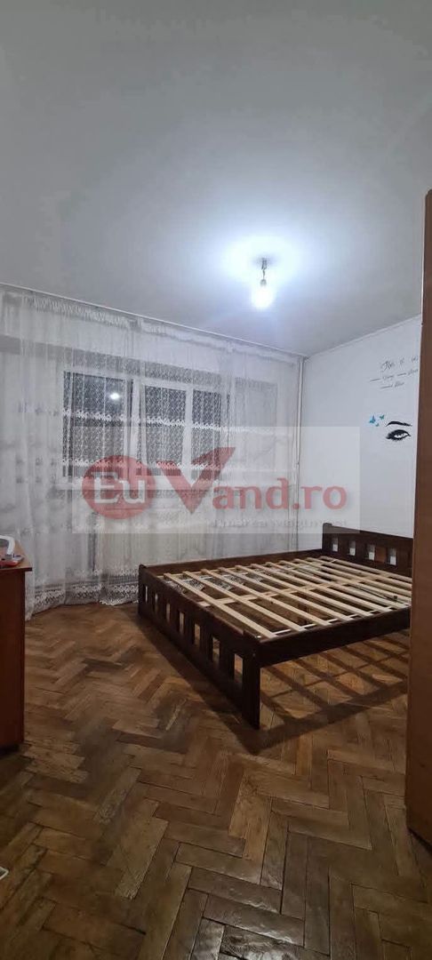 De vanzare apartament cu 2 camere, central, Bloc BR, et. 2, 76.000 euro - Poză 3