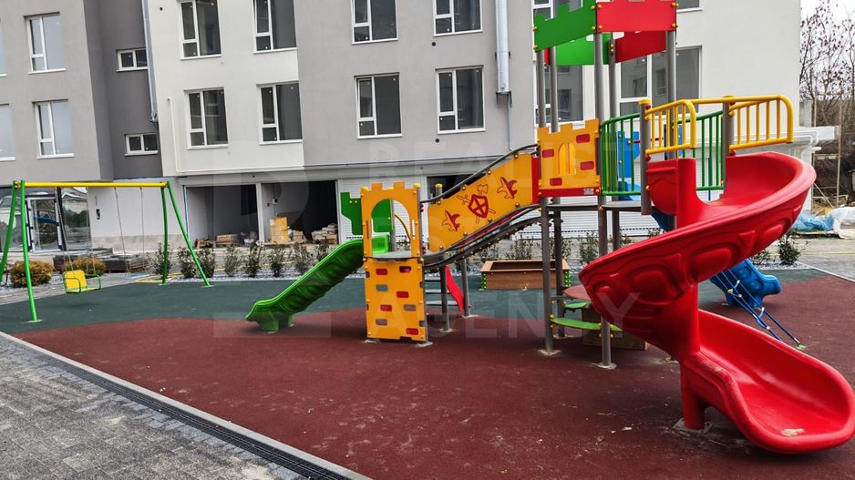 Vânzare, apartament, 2 camere + living, strada Soarelui, Botanica - Poză 1