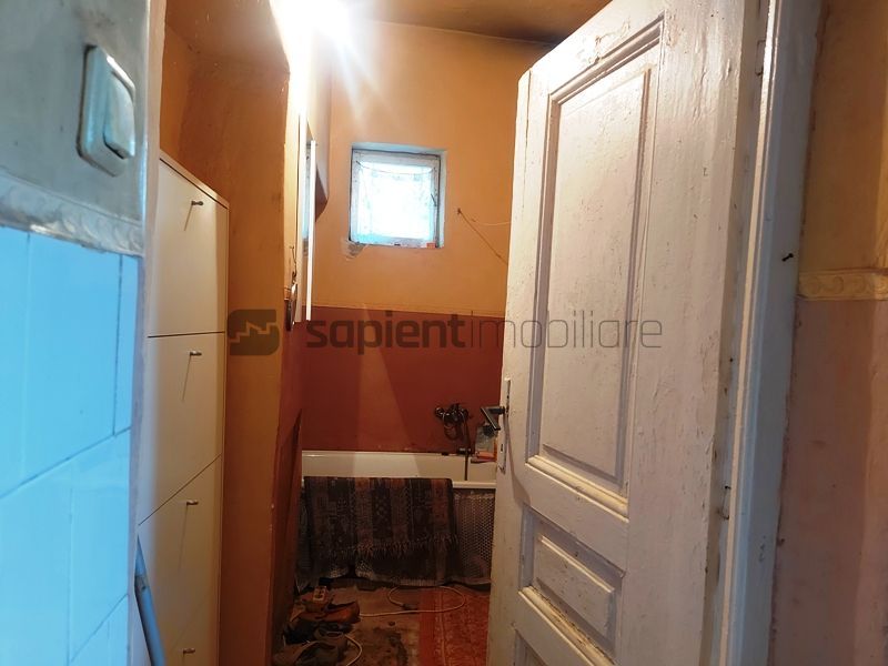 Teren de vanzare str.Colinelor cu casa demolabila - Poză 4