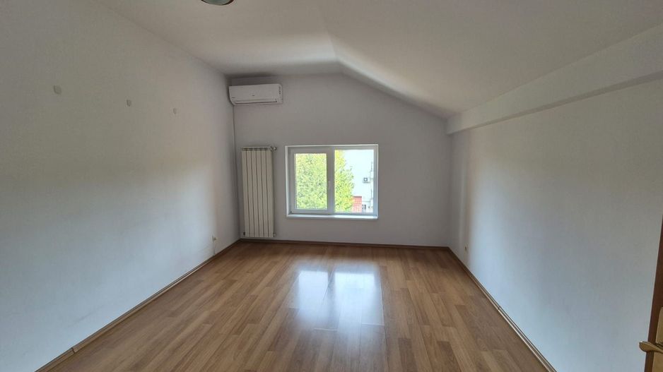 Inchiriere vila 5 dormitoare S + P + 1E + M zona Erou Iancu Nicolae - Poză 12