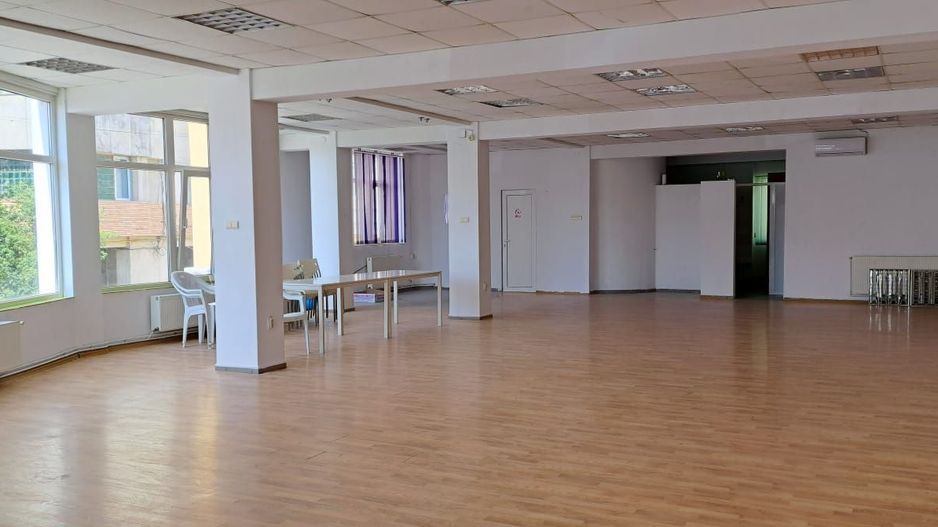 Inchiriere spatiu comercial-sala diverse Centru Pitesti - Poză 1