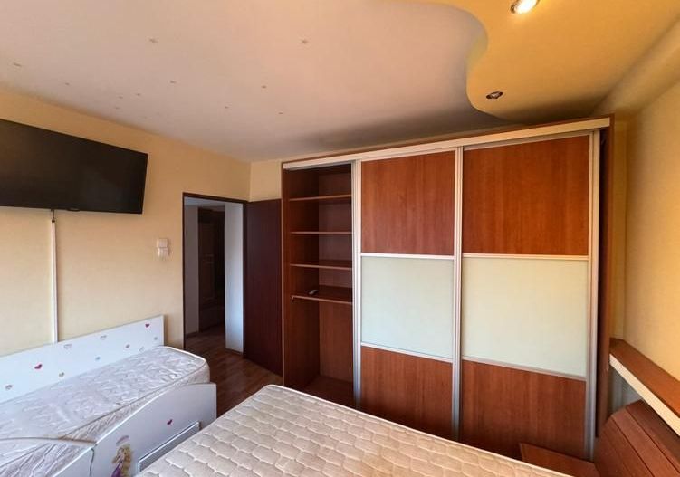 Apartament 3 camere decomandat langa metrou Valea Ialomitei - Poză 7