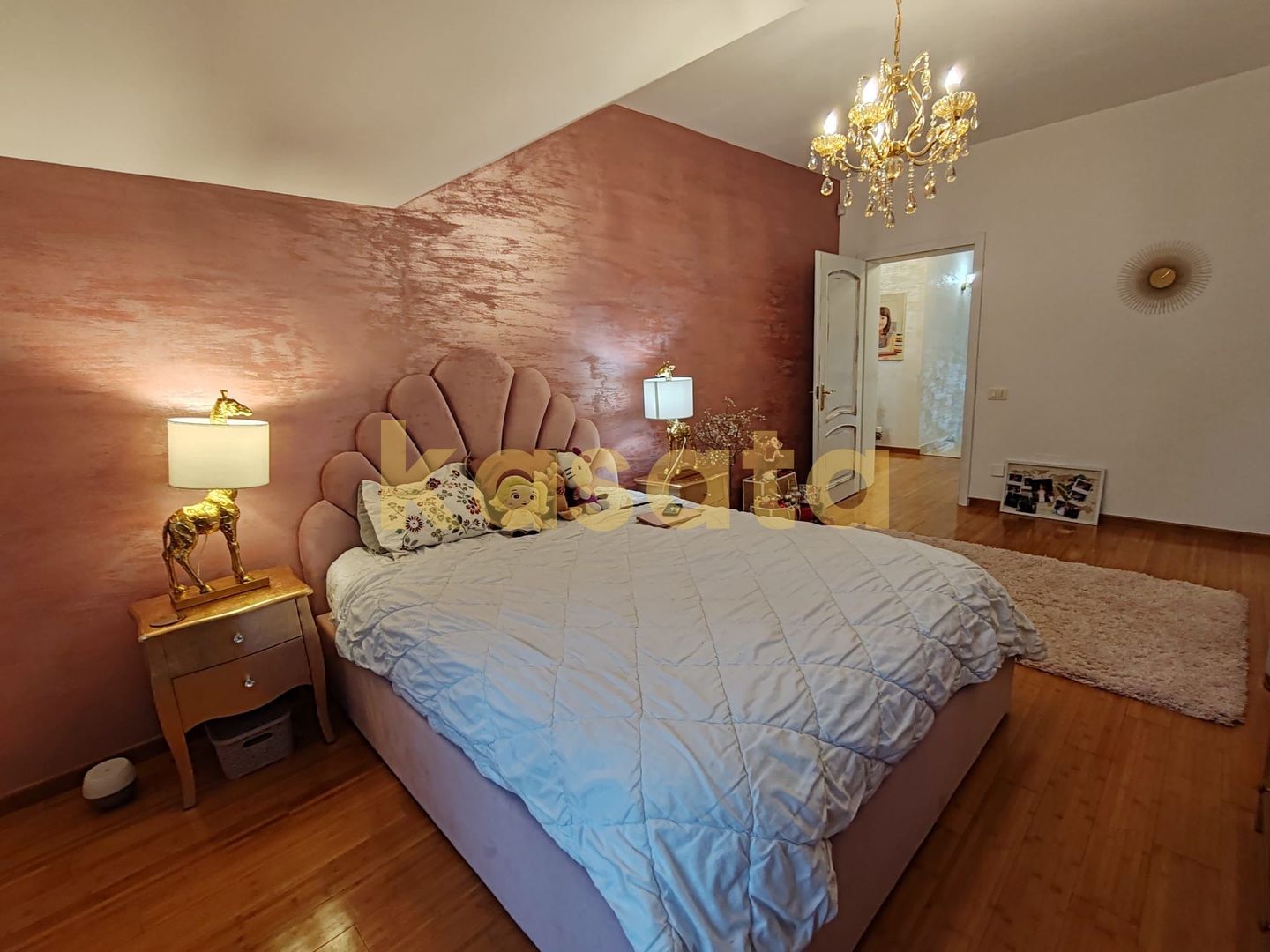 Vila care redefinește echilibrul între rafinament, spațiu și liniște - Poză 34