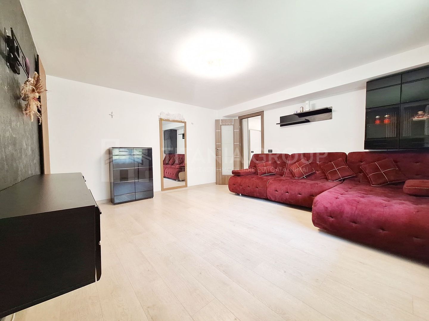 Apartament spatios si modern, 3 camere decomandat - Poză 3