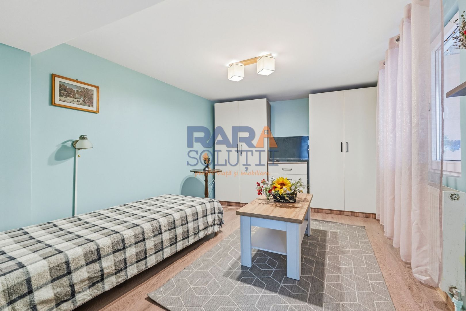 Casă micuță + un pic de curte - Poză 7