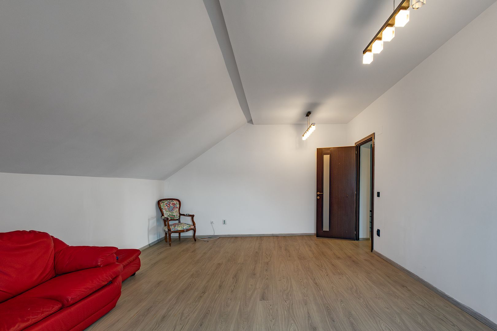 Casă cu 4 dormitoare în Ronaț | 181 mp utili | Garaj | Teren 345 mp - Poză 13