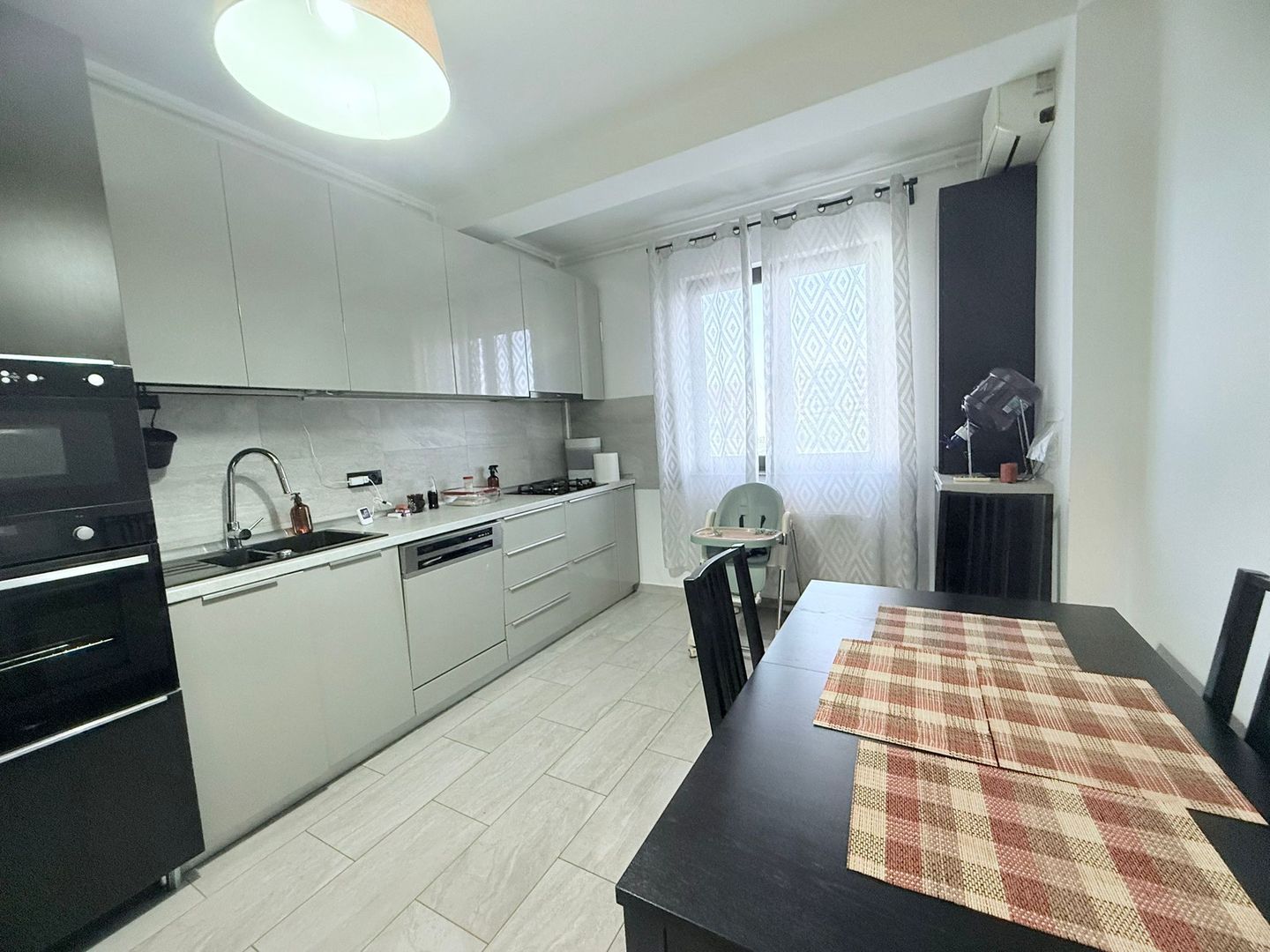 APARTAMENT DE LUX 3 CAMERE & LOC DE PARCARE BLOC 2015 MOBILAT SI UTILAT - Poză 7