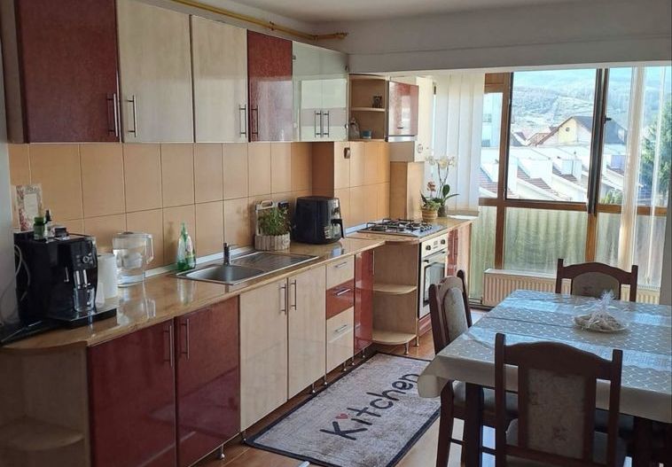 Vand apartament - 2 camere zona  Cetate - Poză 2