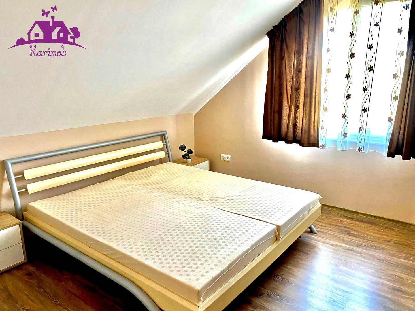 Casa lux in localitatea Sânmartin - Poză 9