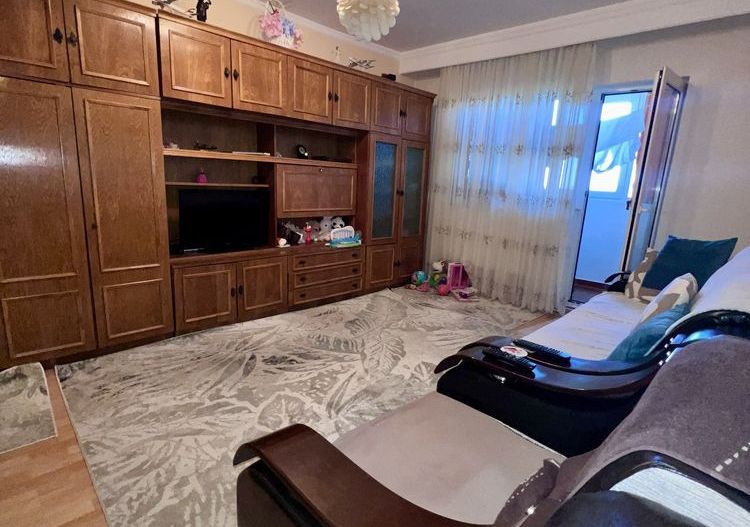 Apartament 3 camere de vânzare – Zona Badea Cârțan, Constanța - Ocazie - Poză 2