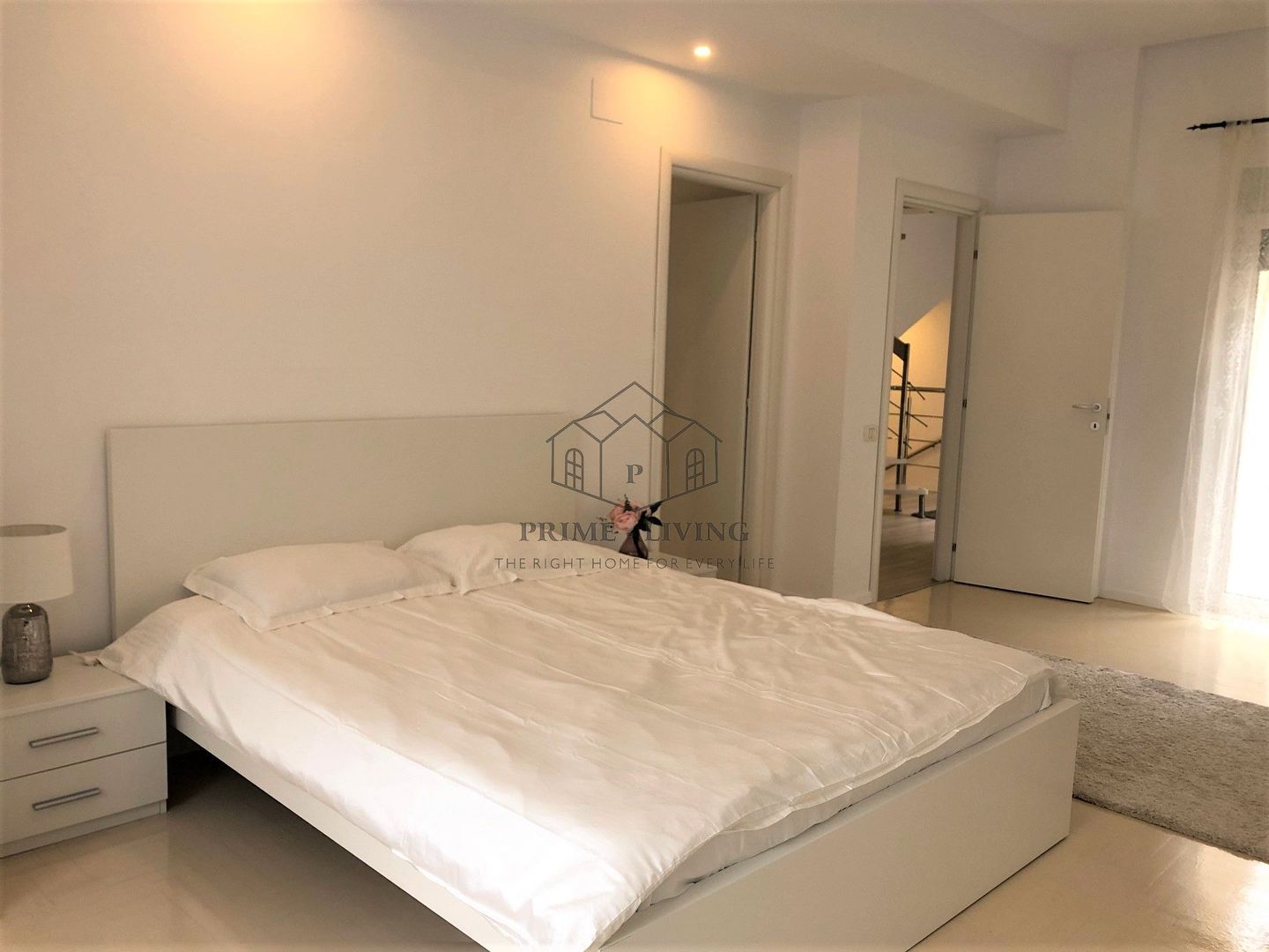 VILA CU 5 CAMERE IN ZONA IANCU NICOLAE - Poză 4