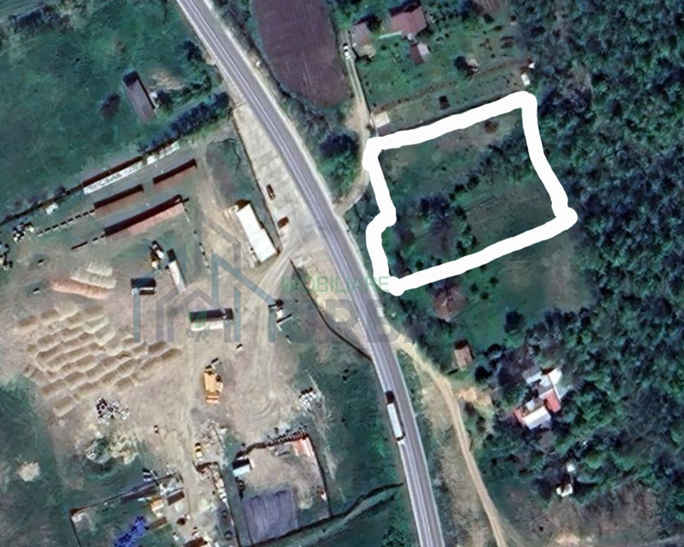 Teren intravilan în Schitu Duca, cu front la DN24 și acces la utilități - Poză 1