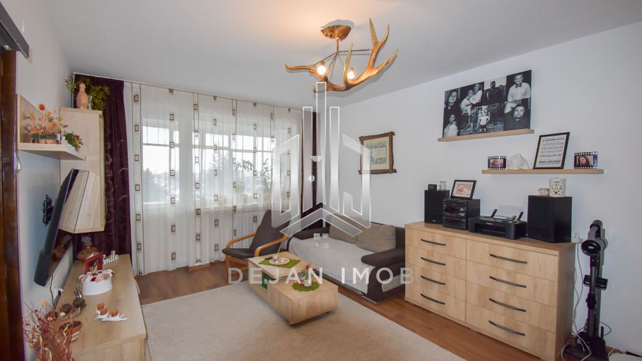 Apartament cu 3 camere | Etaj 3 | Zona Simeria - Poză 1