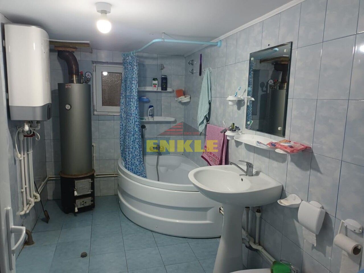 Casa , P+1+teren, 108 mp,Zona  Baisa ,teren 10000 mp,pret 150000 Euro - Poză 1