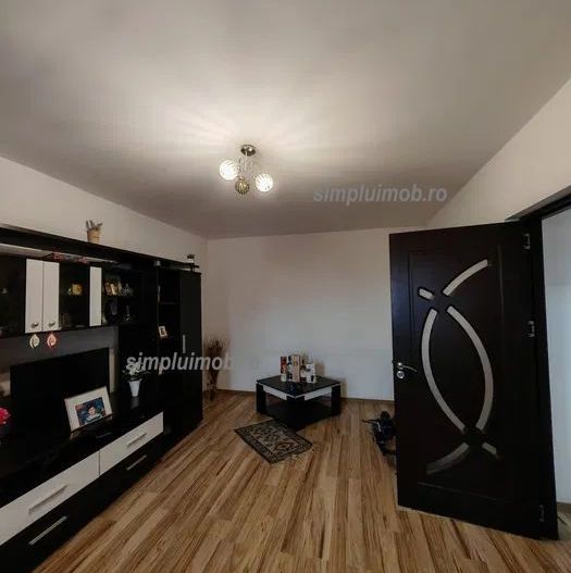 Decomandat spatios 2 camere Basarabia - Poză 1
