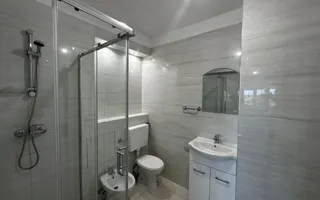 Apartament complet renovat cu scara interioara - Poză 17