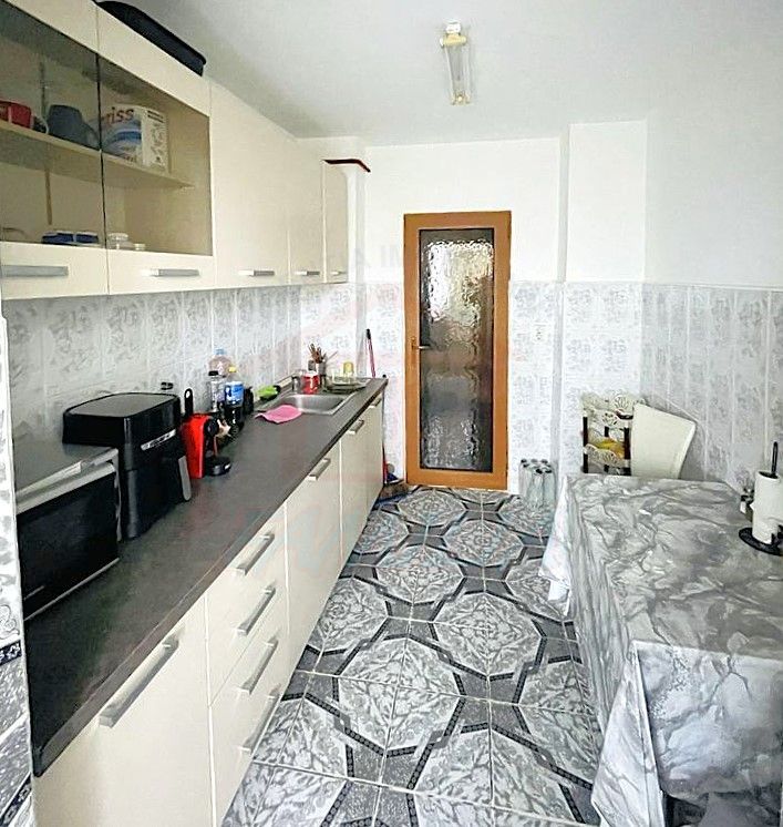 78000 euro, 2 camere decomandat , Micro 21 etaj 1, mobilat si utilat - Poză 7
