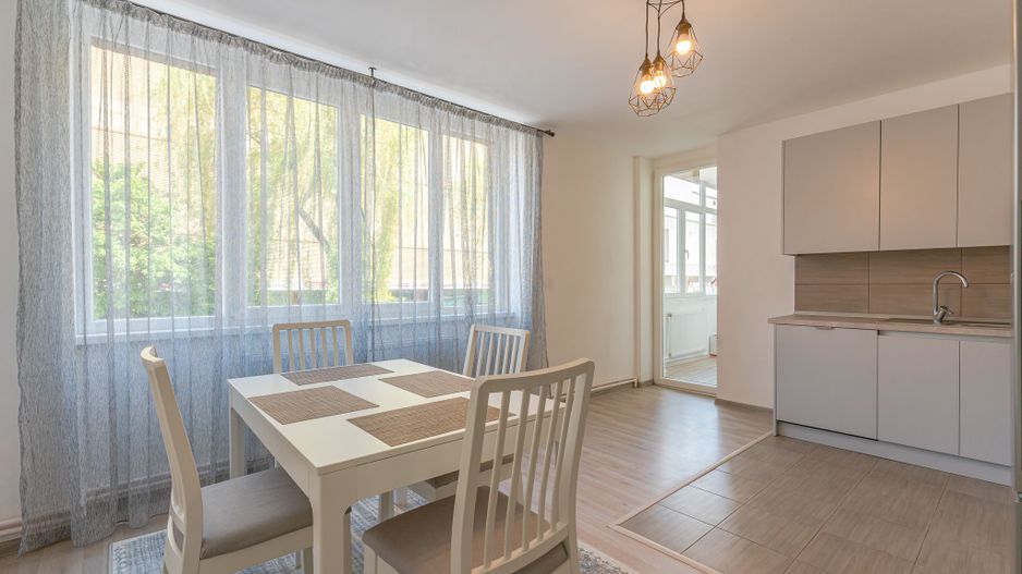 Apartament 2 camere in Centrul Istoric al Brasovului - Poză 1