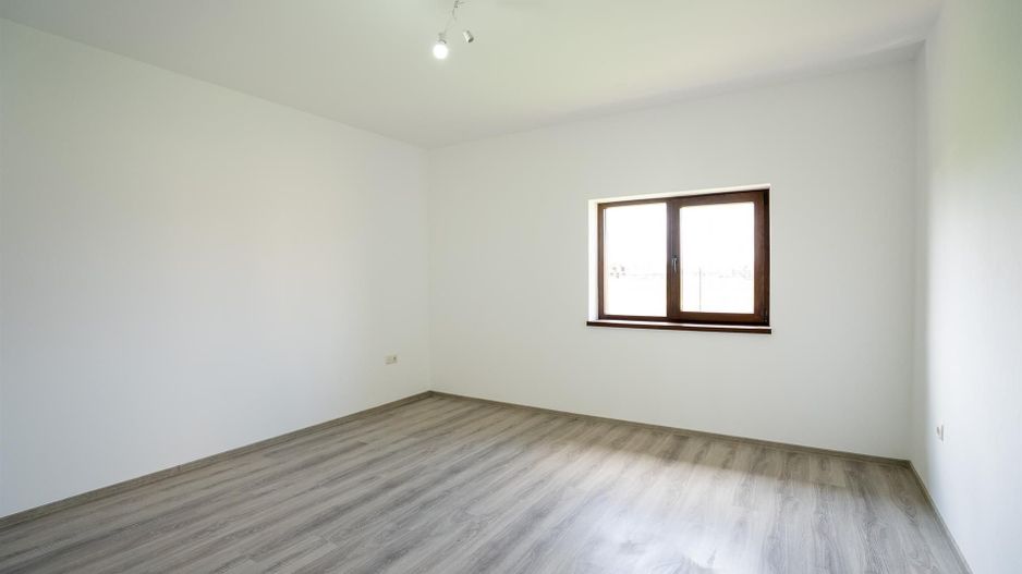 Casa la cheie Nojorid 3 dormitoare 2 bai - Poză 3