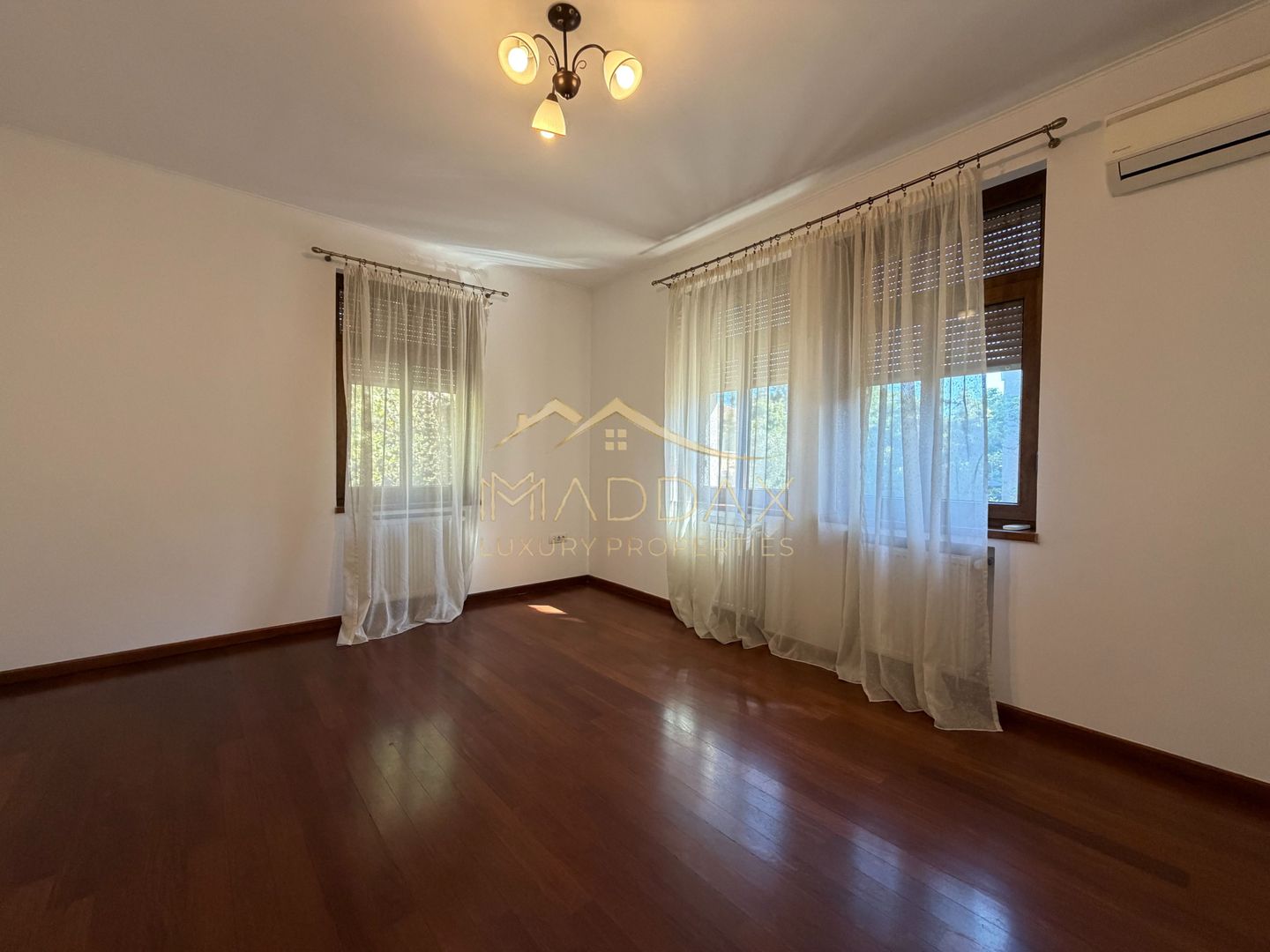Apartament de inchiriat /4 camere in vila *153mp* +parcare / Dorobanti Capitale - Poză 14