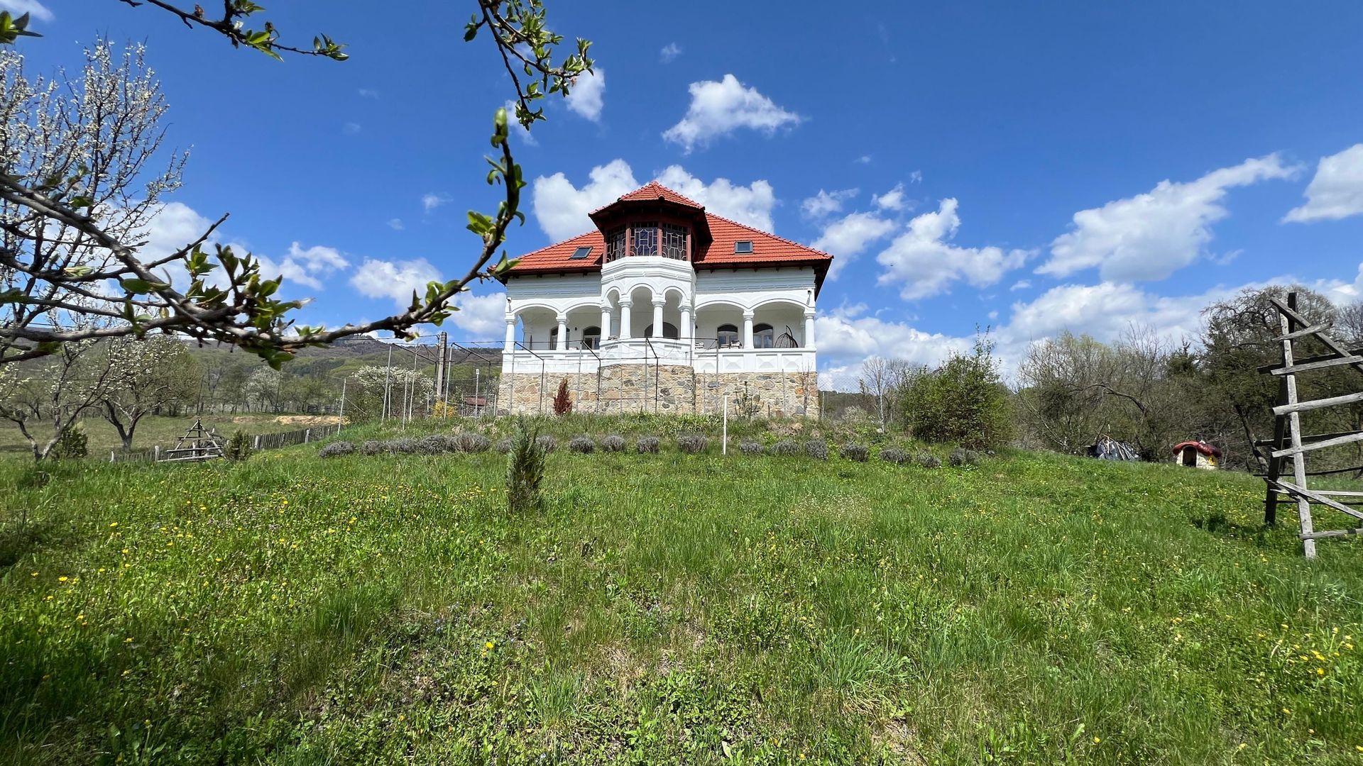 Conac 10 camere | renovat integral | Arefu | Baraj Vidraru - Poză 1