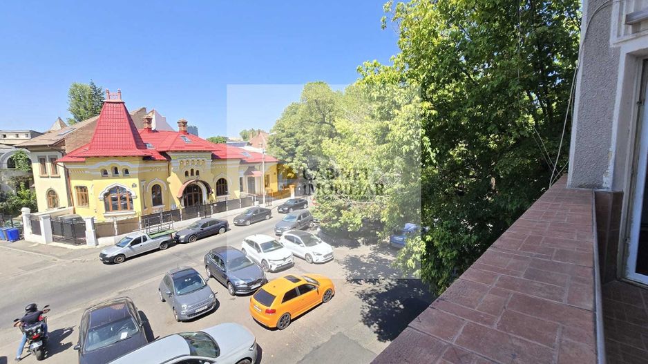 3 camere in vila interbelica + boxa | Armeneasca - Mantuleasa I P+2 - Poză 1