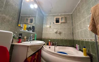 Apartament cu 4 camere, 80 mp, decomandat, strada Clujului - Poză 12
