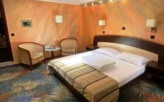 Pensiune cu 18 camere in centrul Brasovului - Poză 2