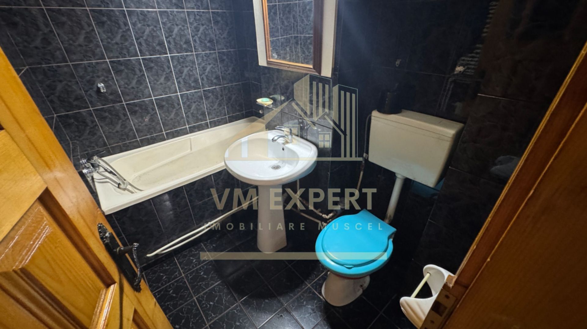 APARTAMENT 3 CAMERE DECOMANDAT PARTER VIȘOI CAMPULUNG - Poză 2