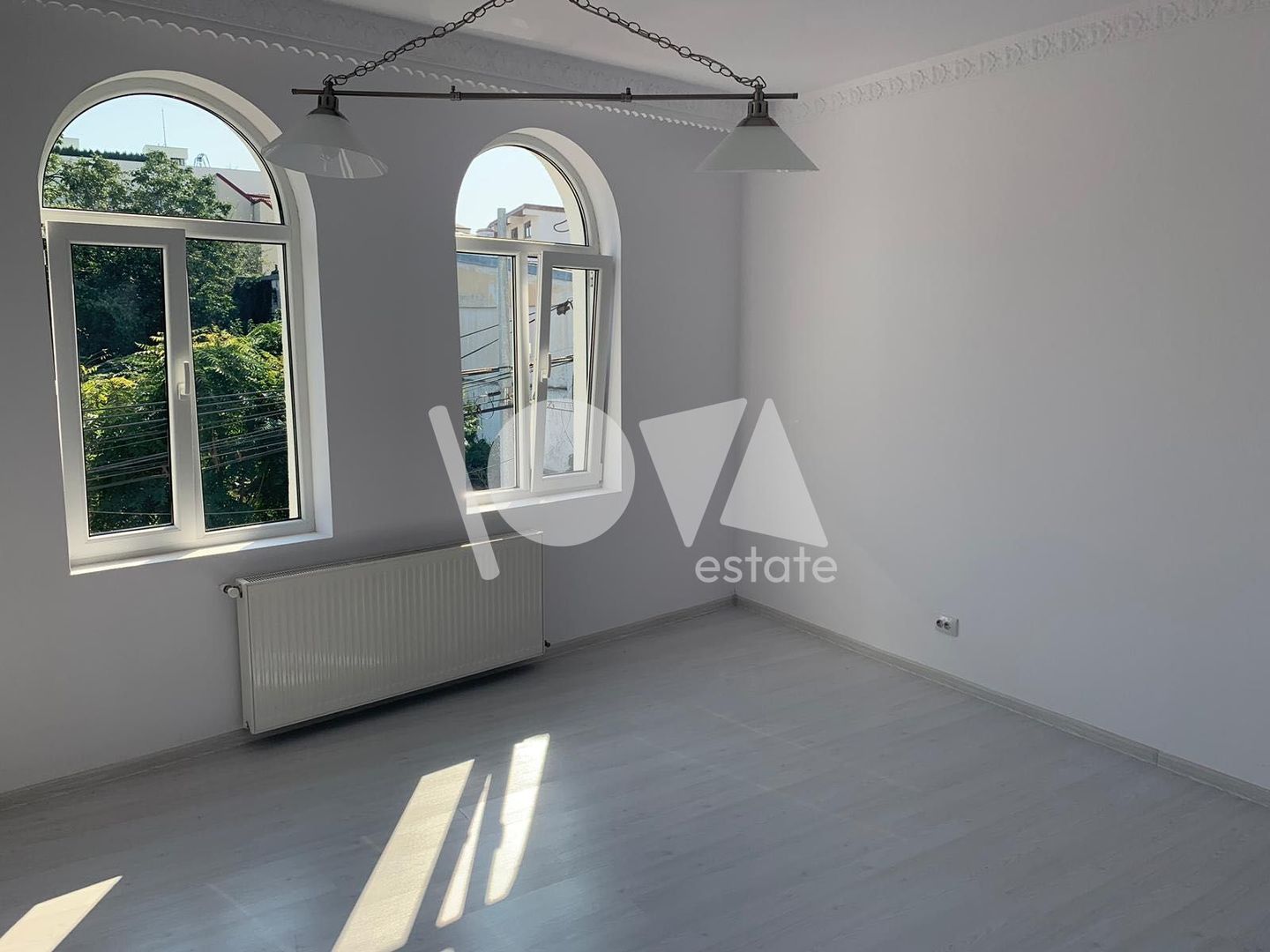De închiriat: casă 9 camere-Vasile Lascăr-Mihai Eminescu-Bd.Dacia - Poză 1