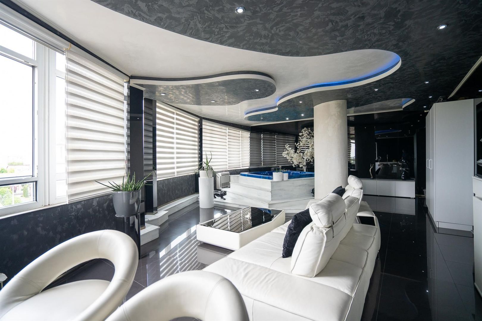 Apartament Lux cu jacuzzi Nufarul - Poză 1