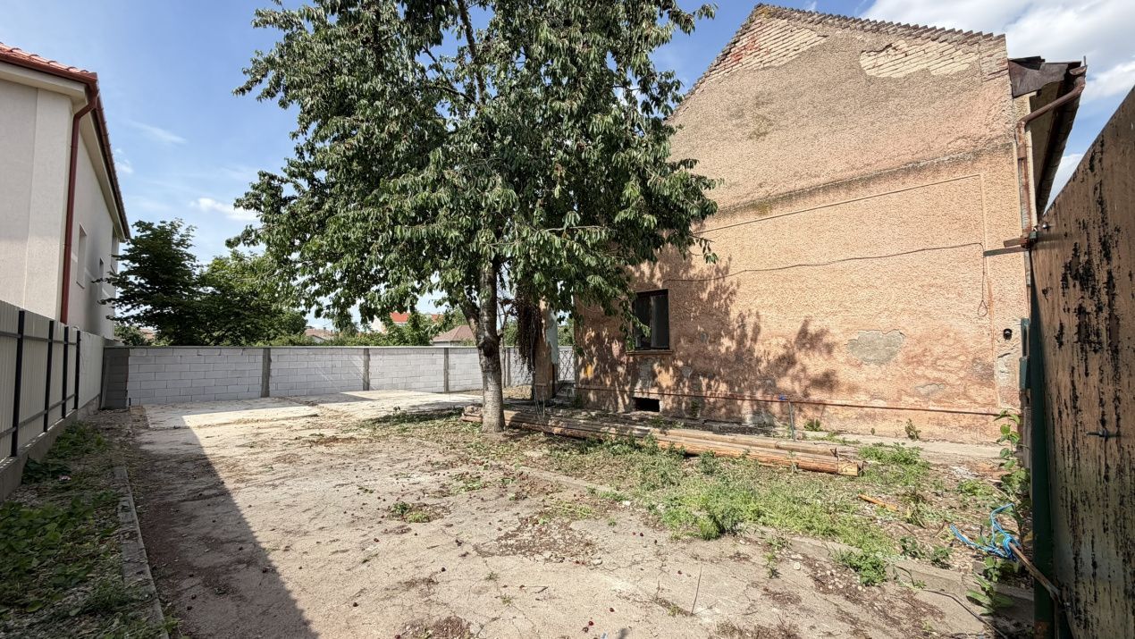Casă de renovat cu teren 557 mp, central Str. Gh. Barițiu - Carei - Poză 4