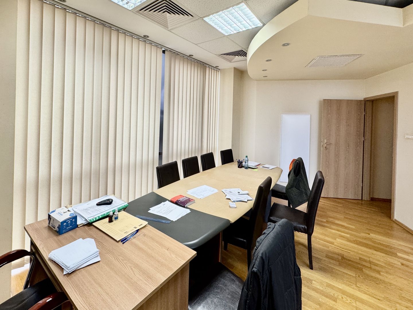 Spațiu pentru birouri langa Funshop Buziașului - Poză 10