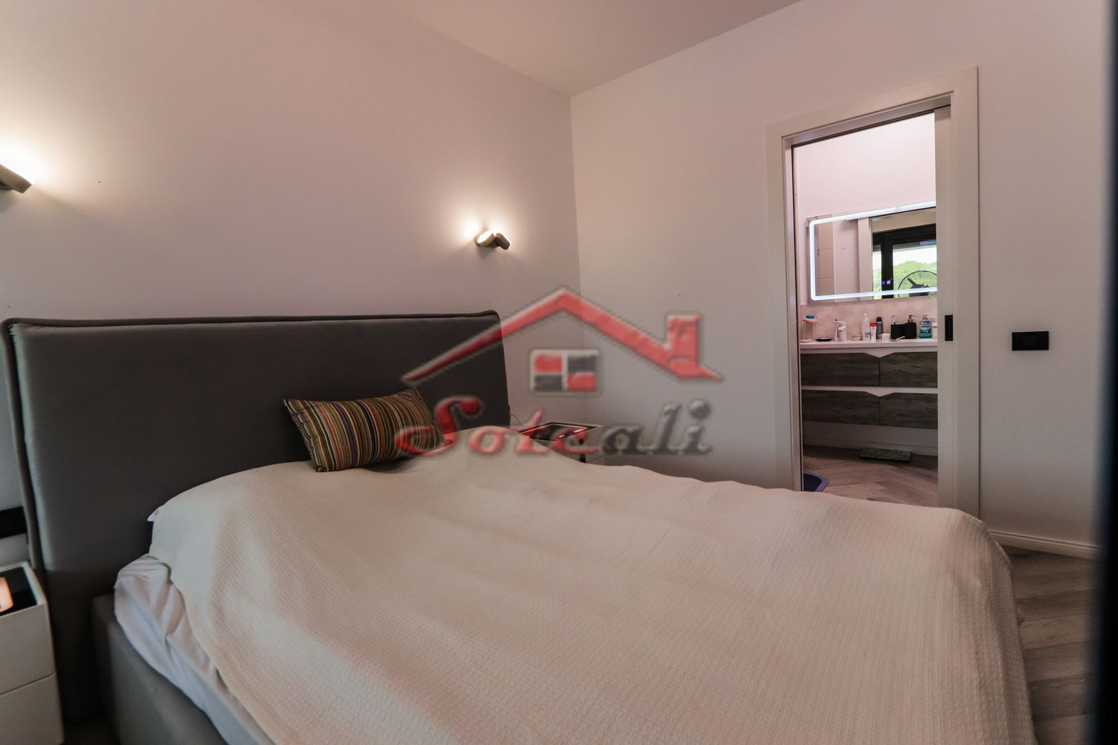 VILĂ MODERNĂ DE LUX CU PISCINĂ, FOTOVOLTAICE ȘI FOIȘOR – BREAZA - Poză 45