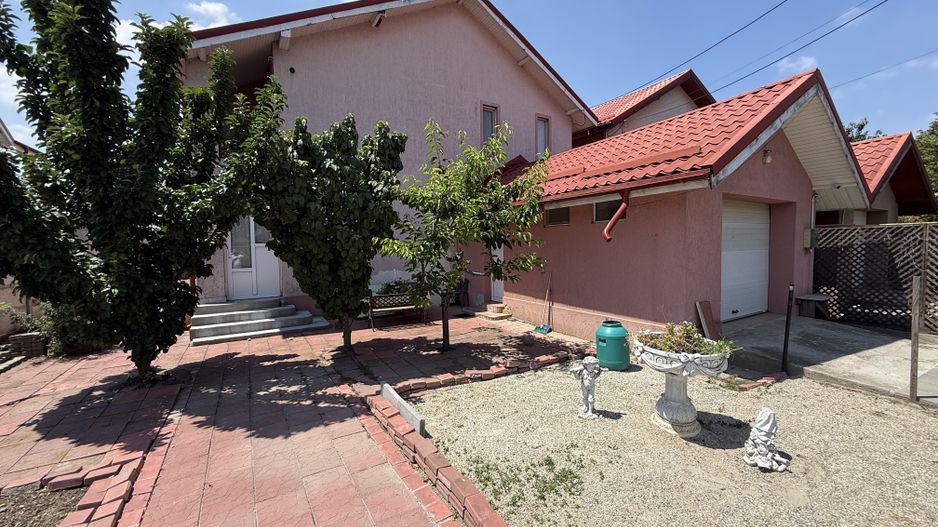 Vila P+1 cu terasă 255 mp + garaj 22,5 mp si teren 417 mp-Berceni ! - Poză 1