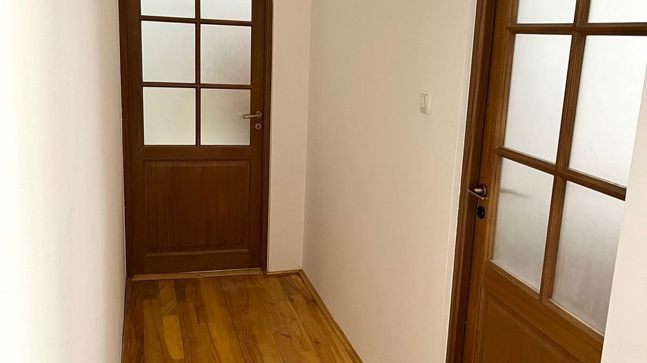 ageuropa.ro vinde ap cam 96mp la etajul unu⁸ - Poză 3