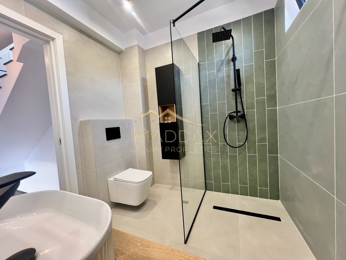 Vilă **6 camere  **451mp // Zona Iancu Nicolae - Poză 91