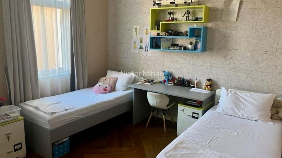 Casa ultracentrală renovată 105mp, 225.000 € - Poză 11