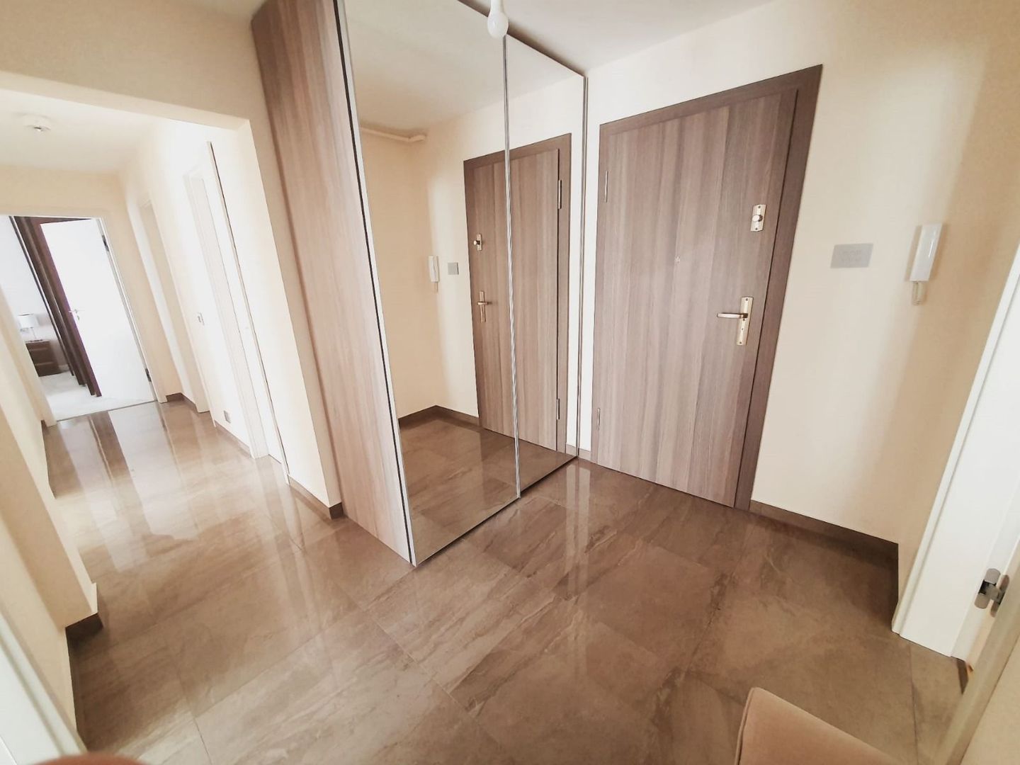 Punctele Cardinale | Apartament spatios | 3 camere + 1 Birou - Poză 6