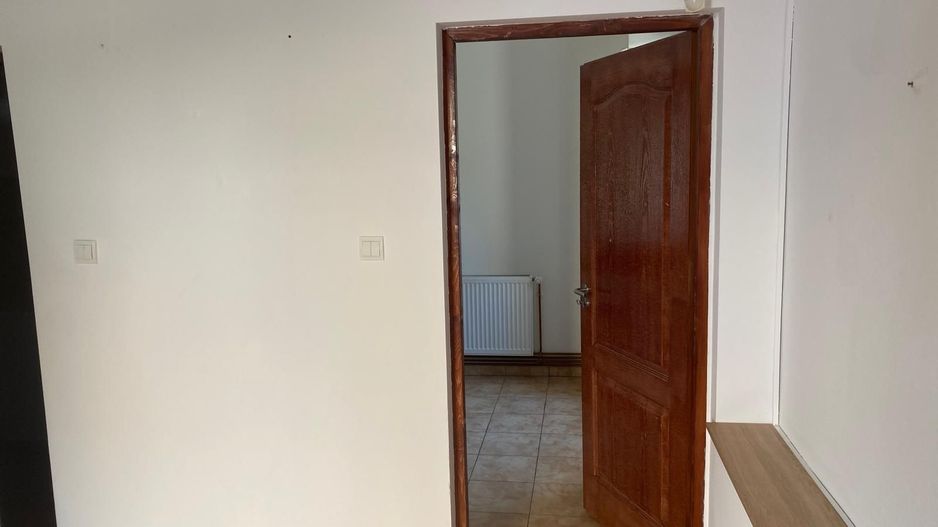 Inchiriere spatiu pentru birouri, Salon - Frizerie, etc., Craiovei - Poză 10
