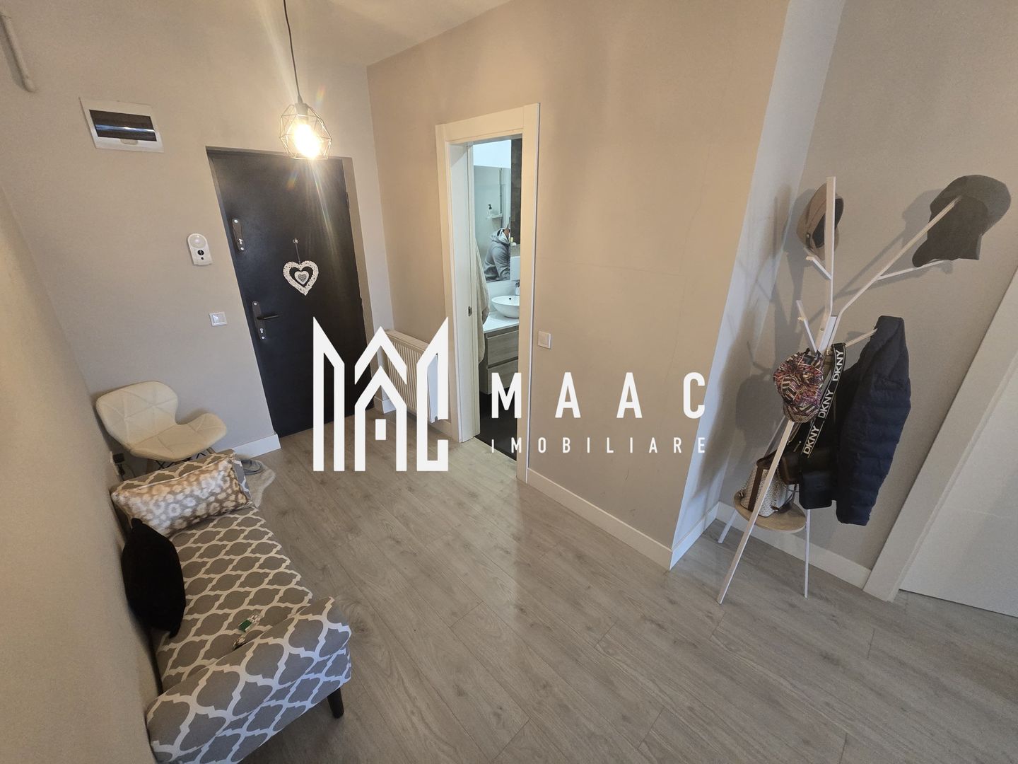 Apartament 3 camere 2 bai 2 balcoane loc de parcare subteran zona Turnisor - Poză 7
