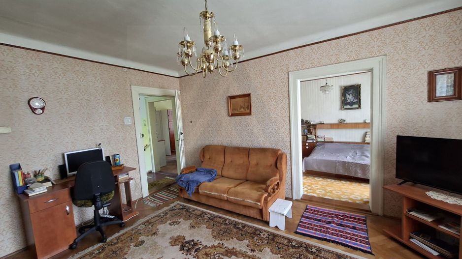 Casa individuala 185 mp utili S + P + E garaj si teren 777 mp Central - Poză 7