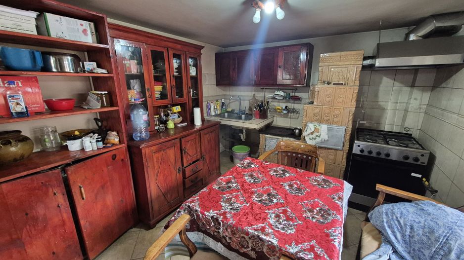 Vila 4 camere + teren 818 mp central Provita de Sus (lângă școală) - Poză 11