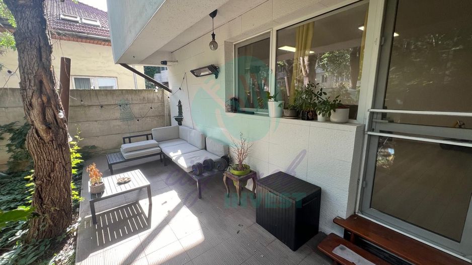 Bloc Boutique - 2 camere cu o mica curte si 2 bai - Poză 2