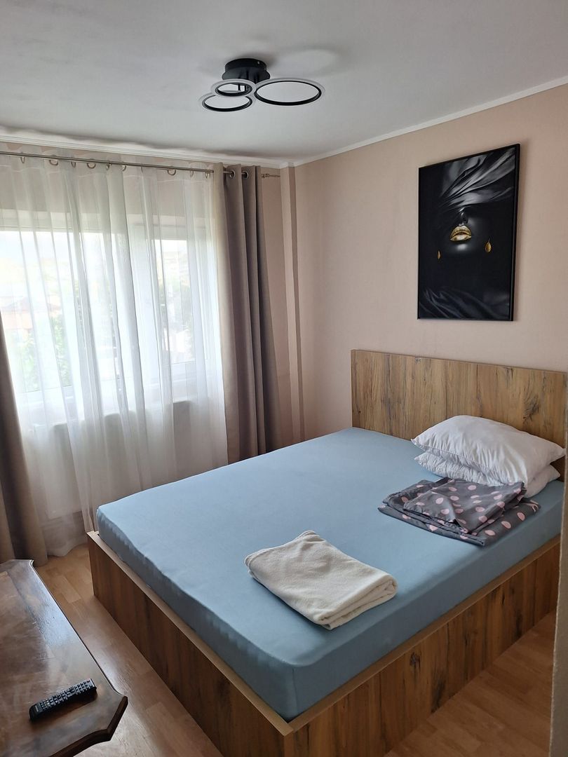 Regim hotelier, 2 camere, Micro 17, 200 lei/noapte - Poză 12