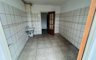 APARTAMENT 3 CAMERE ETAJ 3 CENTRU CAMPULUNG - Poză 9