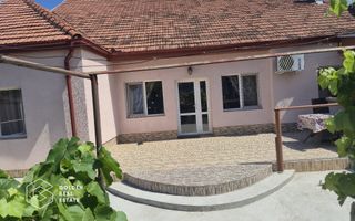 Casa spatiosa cu 5 camere, garaj si gradina, zona Gradiste - Poză 20